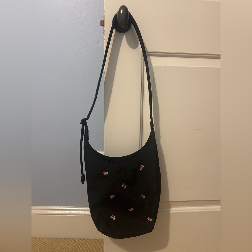 BAGGU Black Shoulder Bag with Pink Floral Accents